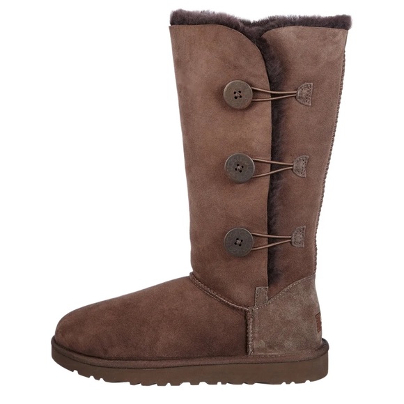 Ugg Bailey Button Triplet Boots Chocolate (Youth 6, but fits a Women’s 8) - Picture 1 of 9